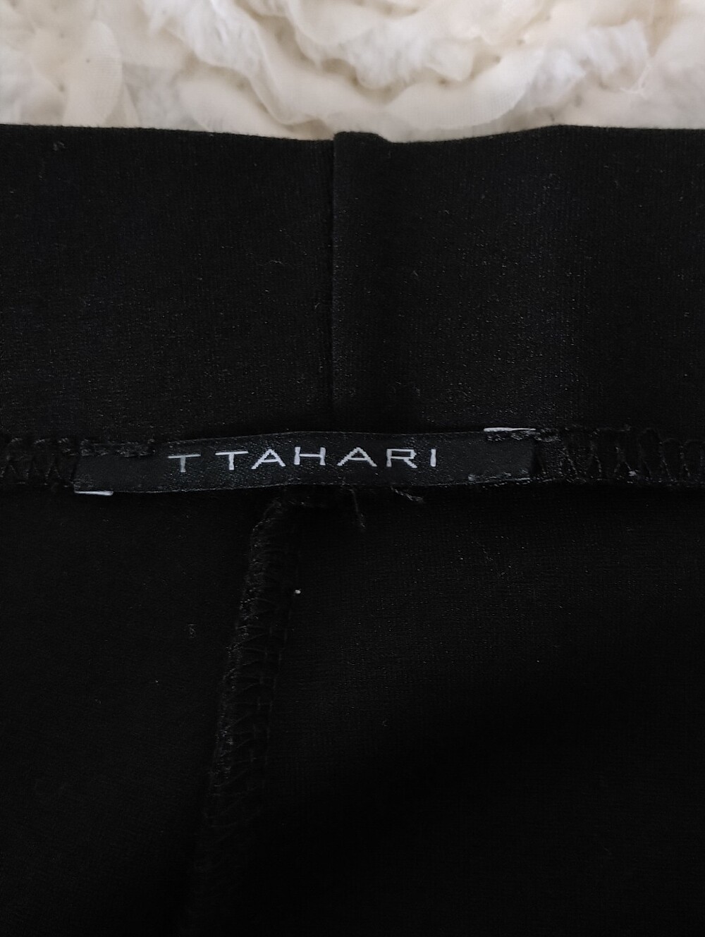 T Tahari Black Pencil Skirt with Back Vent - Picture 6 of 8